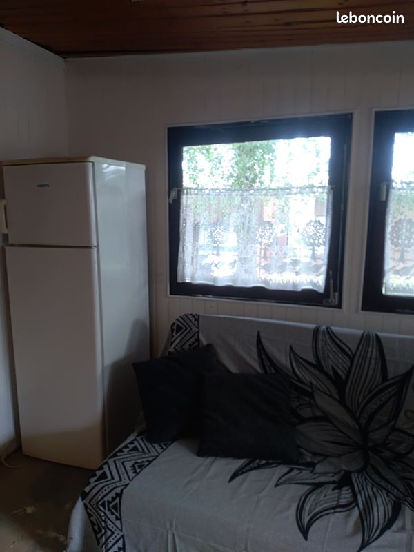 Location saisonnière 35 m2 avec jardin et terrasse au bord du lac dès 320/semaine (image 9)