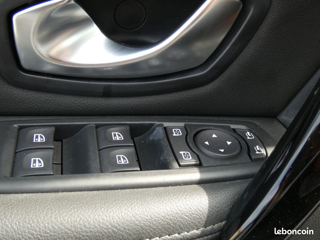 RENAULT LAGUNA 1.5 dCi 110 eco2 Bose Edition EDC (image 26)
