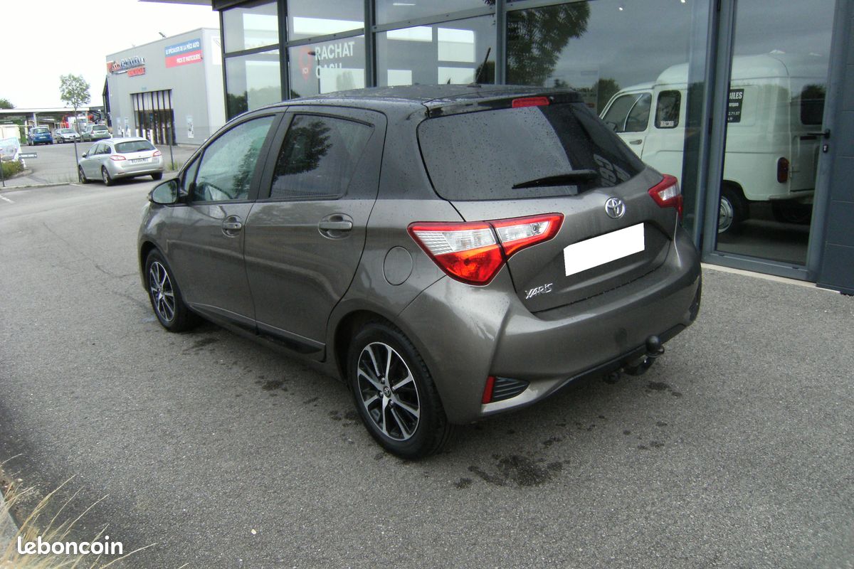 TOYOTA YARIS 1.5e 110ch BOITE AUTOMATIQUE PREMIERE MAIN (image 3)