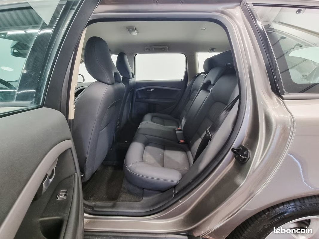 Volvo V70 2.0F 145CH Flexifuel Kinetic - Suivi Complet - BVM - Attelage - 170000KM (image 7)