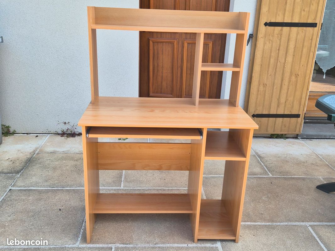 Bureau (image 1)