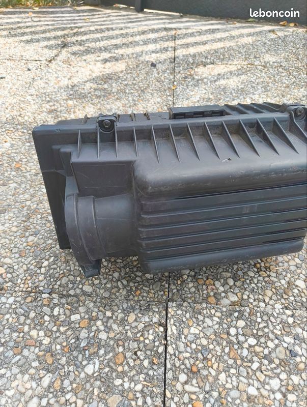 Boite a air Peugeot 406/806 2 l HDi 110 cv (image 3)