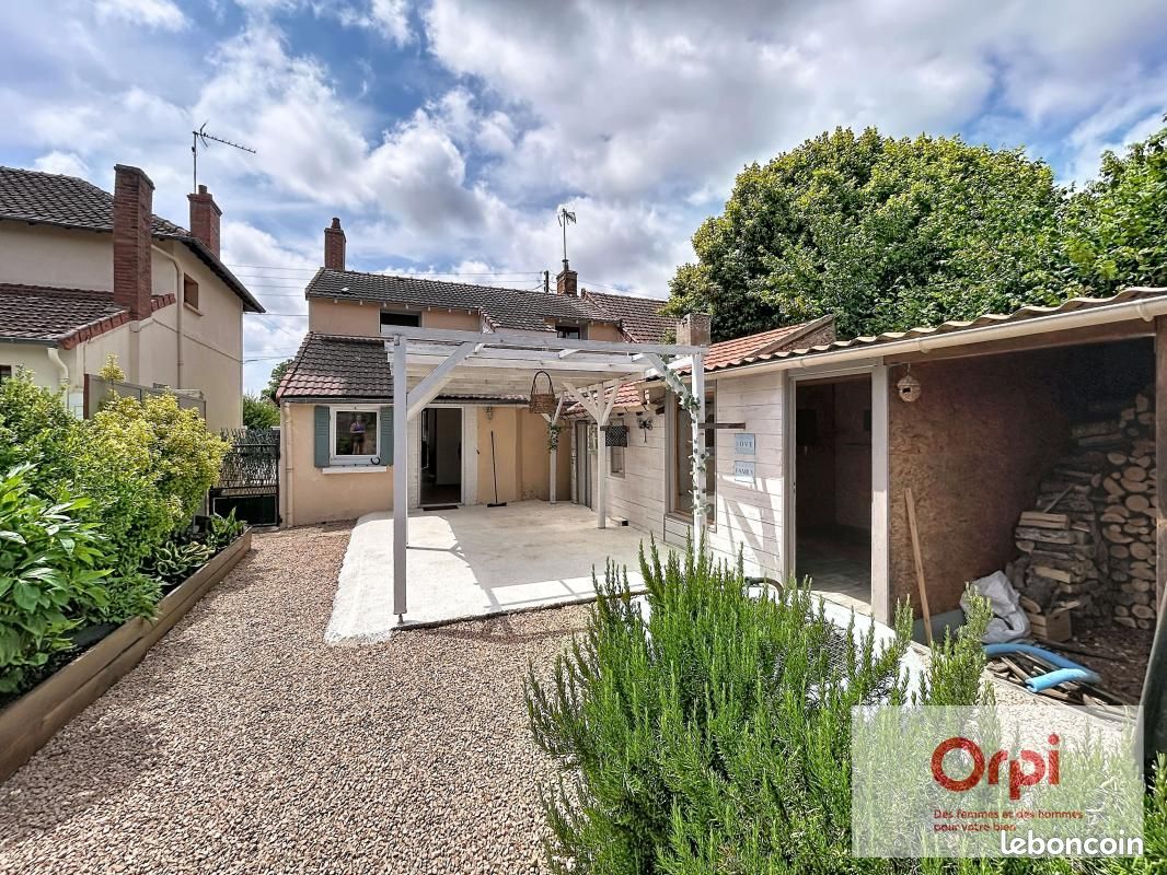 Maison 3 pièces 80 m² · à Commentry · 80 m² · 600 €