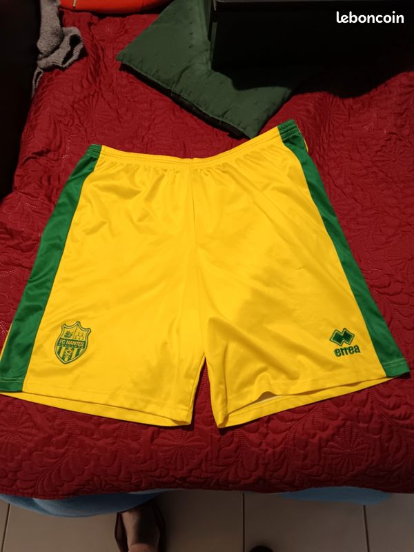 Short Errea Fc Nantes jaune porté numero 10 Vintage Ancien Football