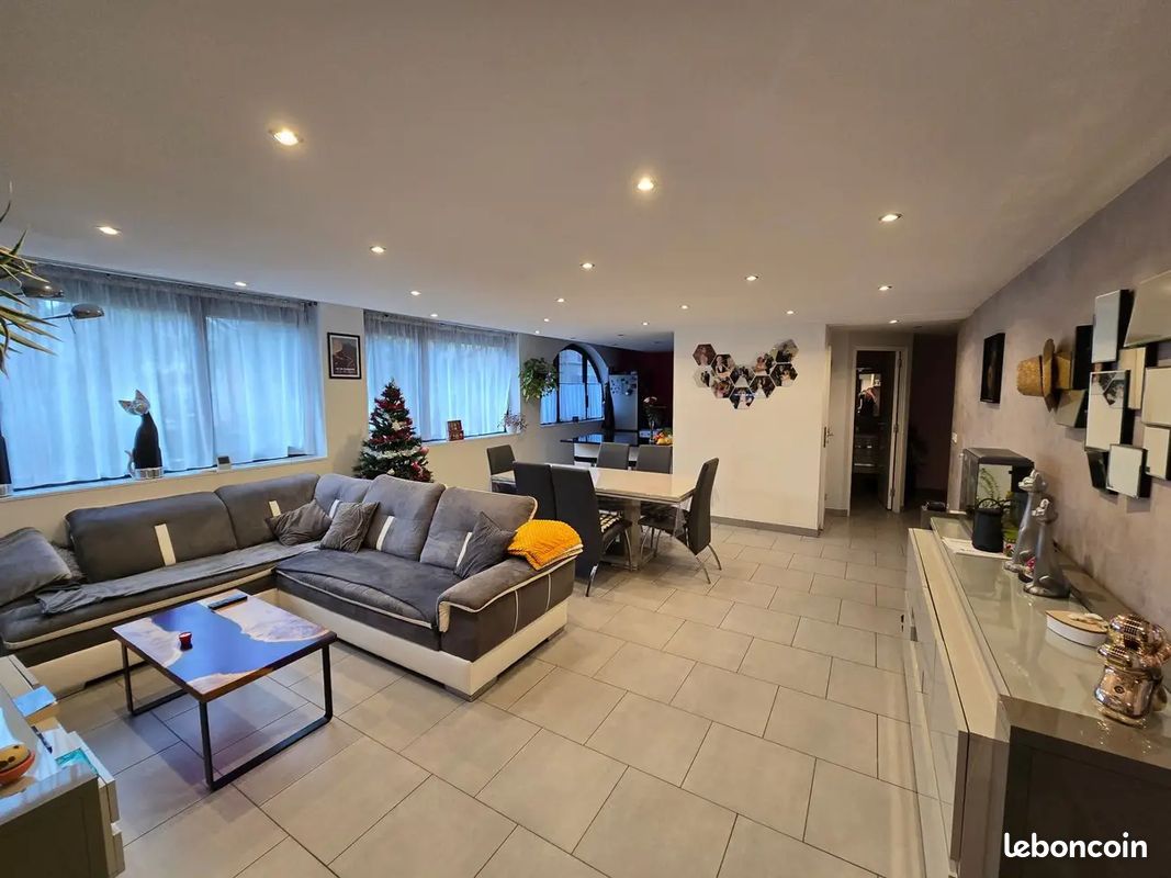 Appartement 4 pièces 140 m² · à Cluses · 140 m² · 259 000 €