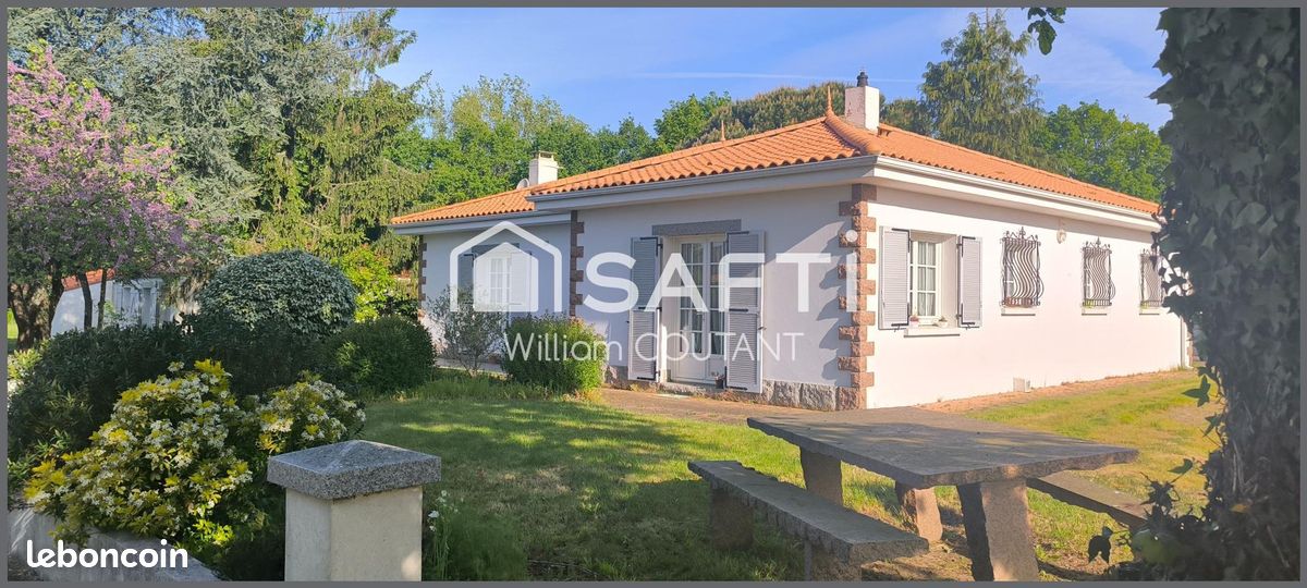 Maison 5 pièces 120 m² · à Saint-Georges-de-Pointindoux · 120 m² · 239 000 €