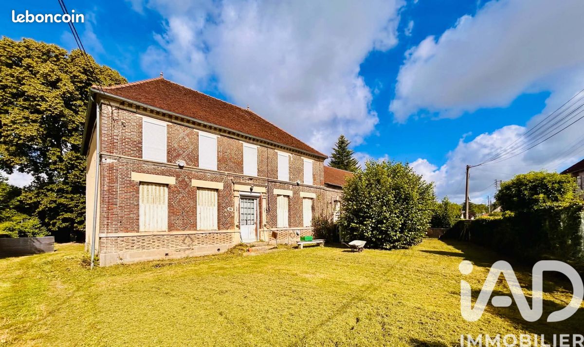 Maison 7 pièces 194 m² · à Estissac · 194 m² · 160 000 €
