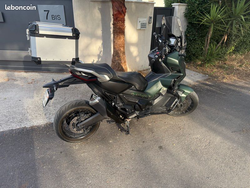 Xadv 750 (image 2)