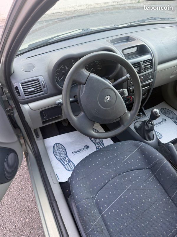 RENAULT CLIO Il 5 Portes Phase 2 1.2 i 75 cv (image 5)