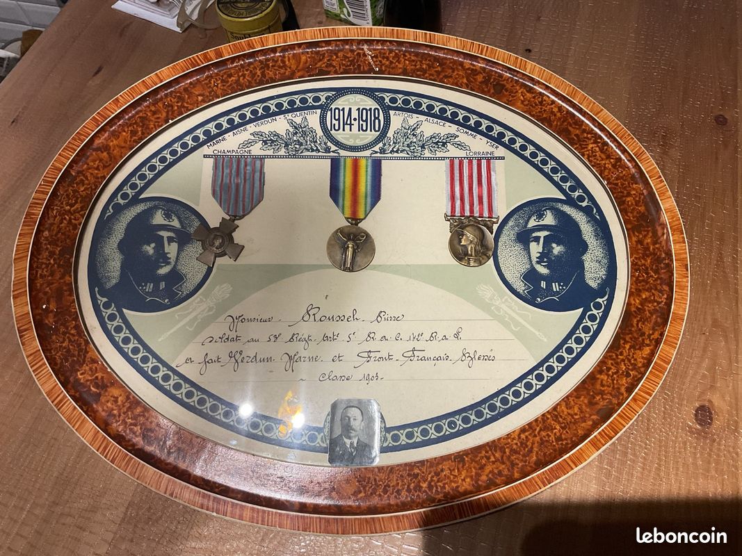 Cadre Commémoratif WW1 Avec 4 Médailles - Poilus, Bataille De La Marne - France
