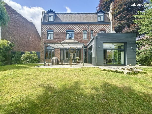 Villa 9 pièces 435 m²