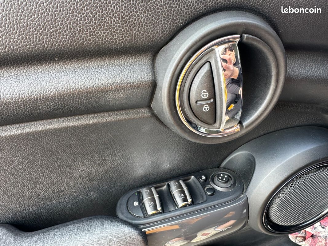 MINI HATCH 5 PORTES Cooper D 116 ch Pack Chili (image 28)