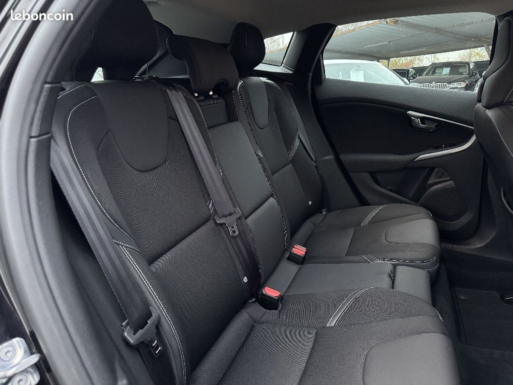 Volvo V40 D2 120 ch Momentum (image 4)