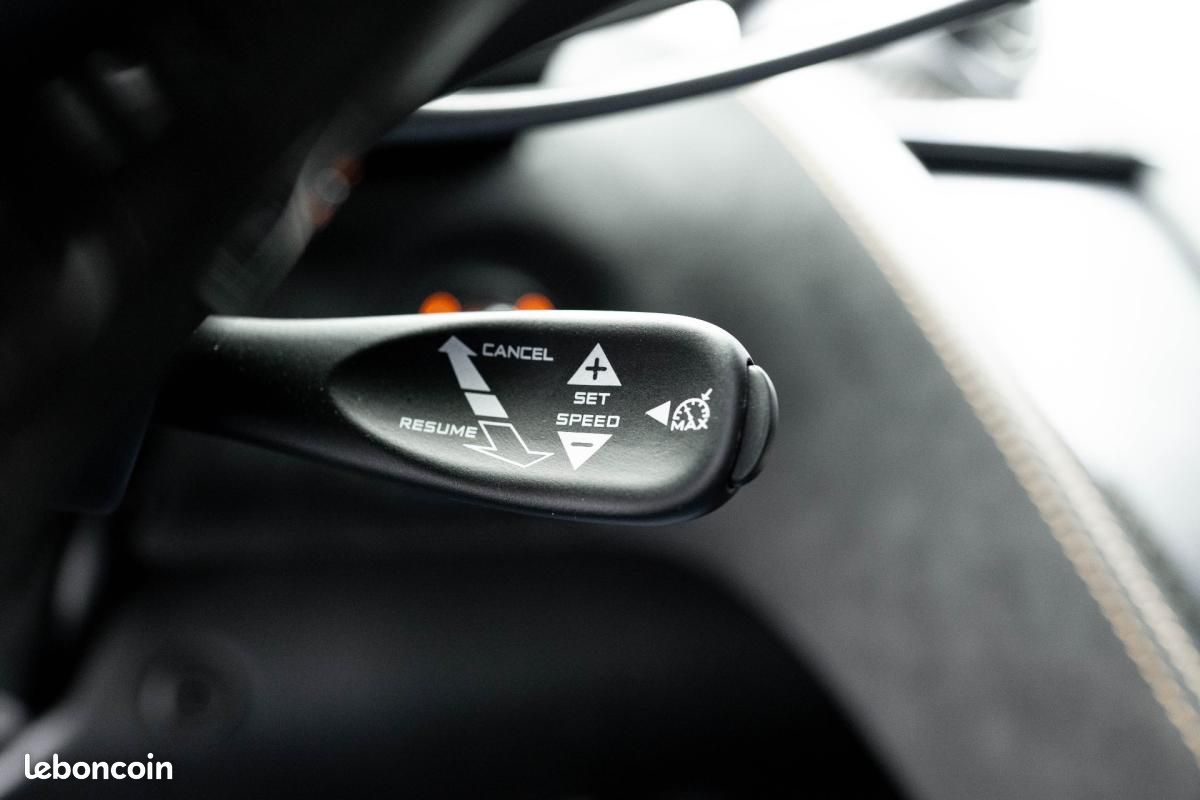 McLaren MP4-12C MP4 Coupe (image 36)