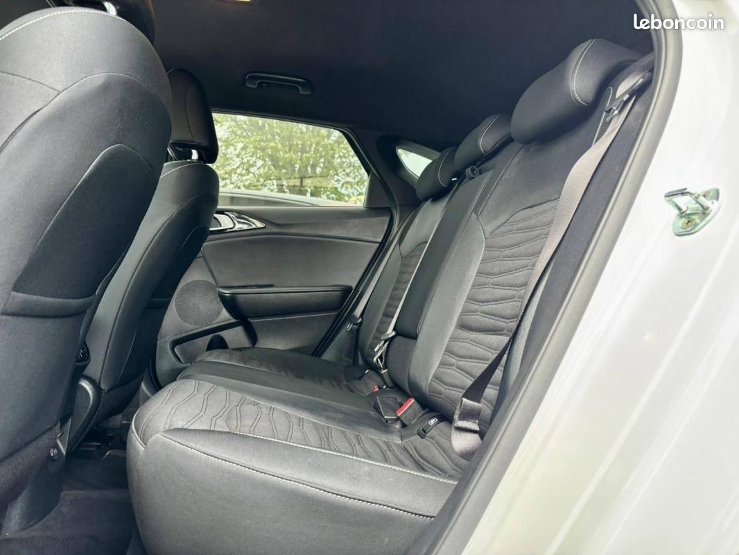 Kia ProCeed 1.5 T-GDi 160 ch DCT7 GT Line (image 17)