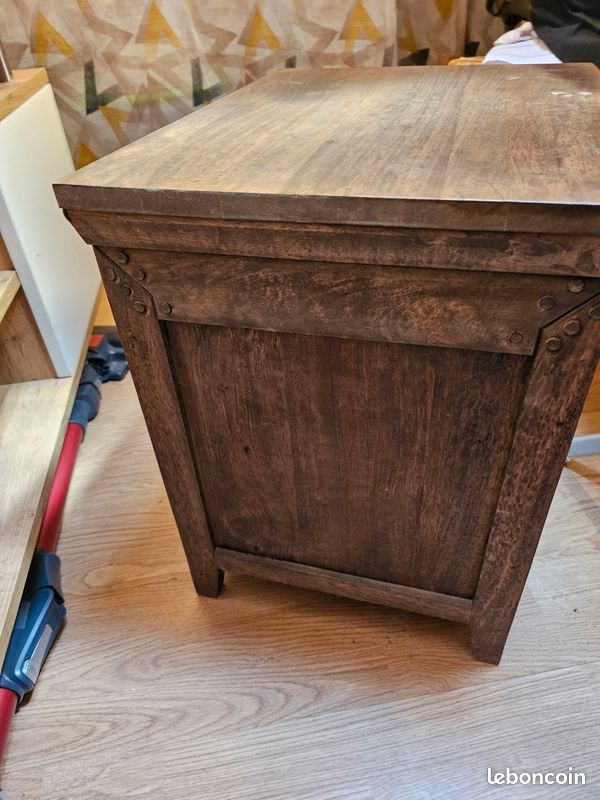 Meuble bois et chiffons (image 3)