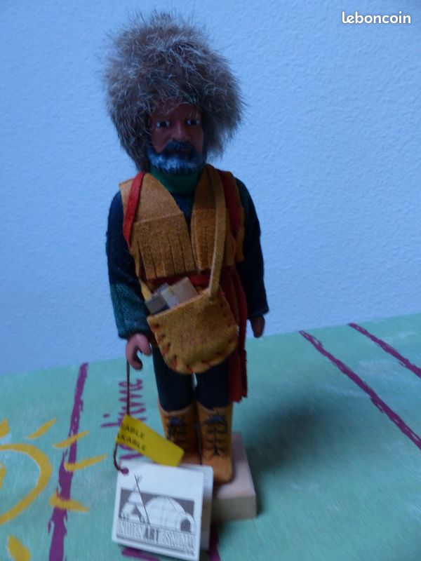 Statuette de collection trappeur canadien (image 1)