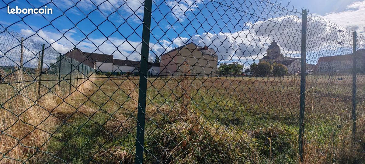 Terrain 707 m² · à Fleury-la-Rivière · 707 m² · 78 000 €