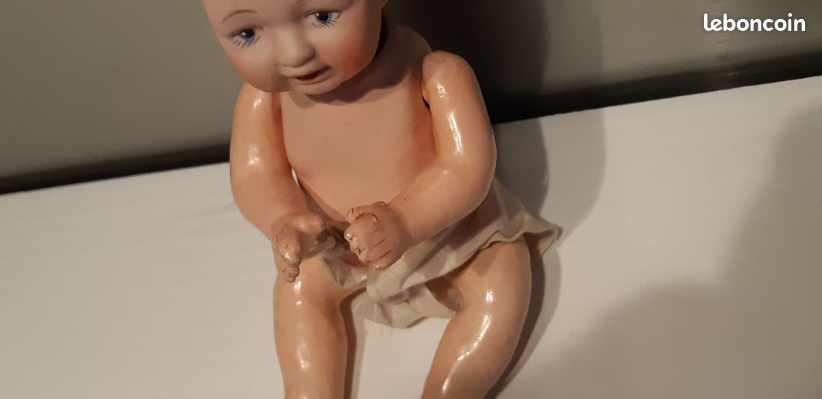 Poupée Ancienne Française En Céramique – Petit Bébé Garçon 7 Cm (années 1900)