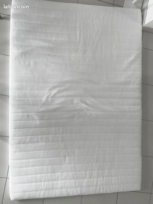 Sur matelas IKEA (image 2)