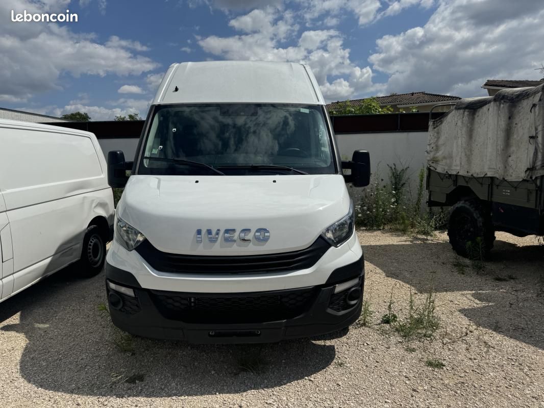 Iveco Daily DOUBLE ESSIEU 35s 2.3D 136cH/VENTE A PRO/TVA (image 1)