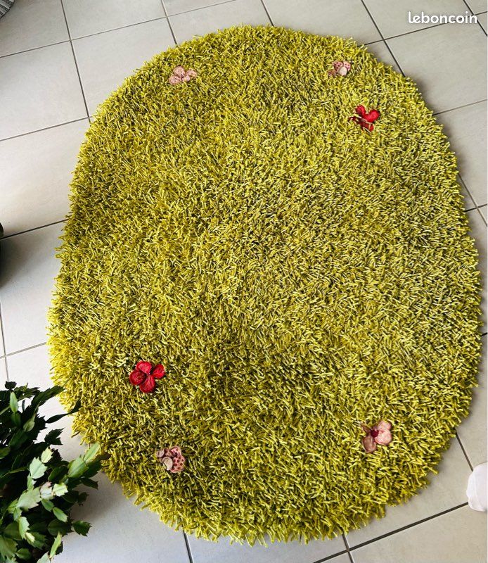 Joli tapis vert coloré 130 / 110 cms Vertbaudet très bon état (image 3)