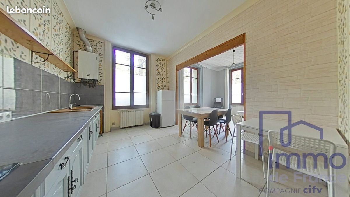 Appartement 3 pièces 62 m² · à Saint-Étienne · 62 m² · 65 000 €
