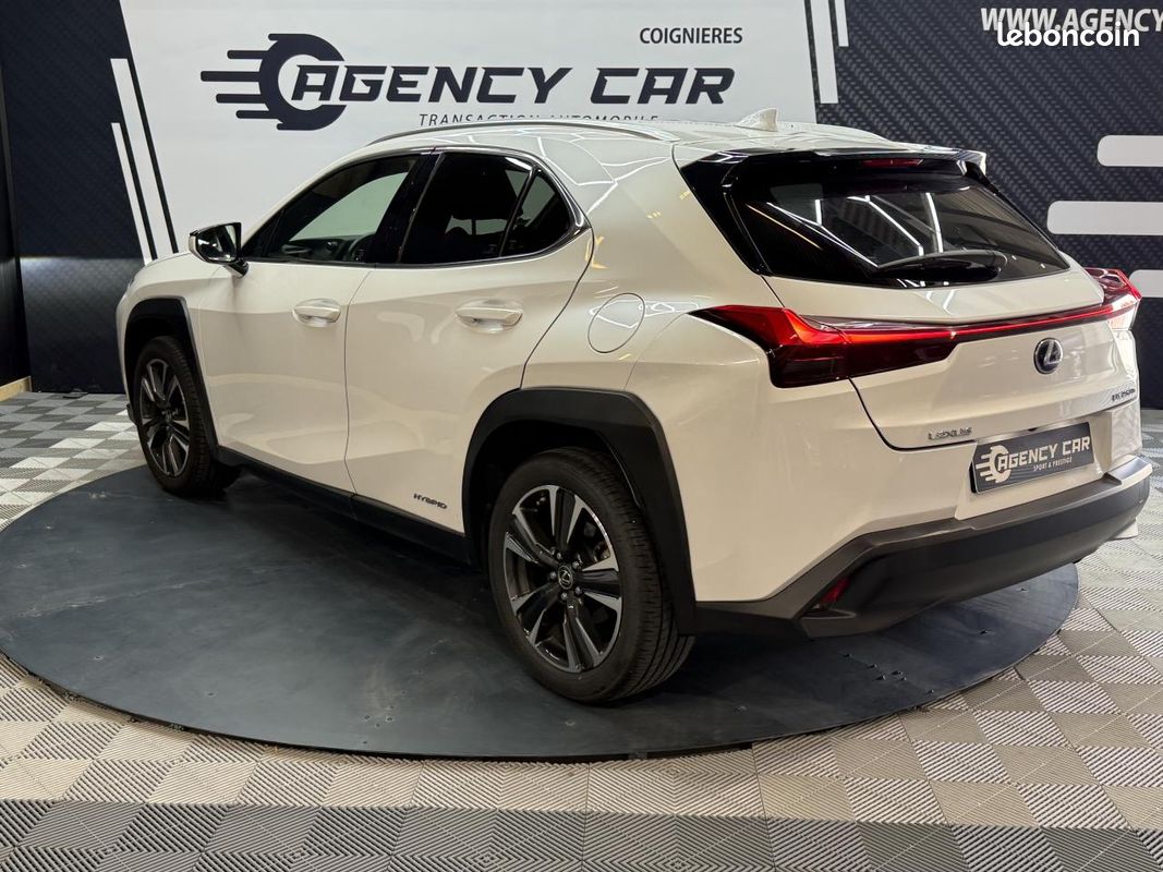 LEXUS UX 250h 2WD - BV E-CVT 2020 250H Executive (image 35)