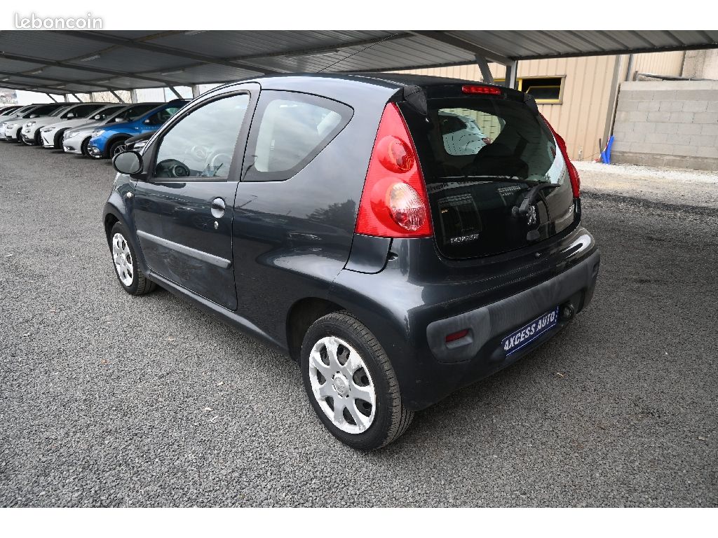 Peugeot 107 1.0e 12V 68ch BLUE LION Trendy (image 9)