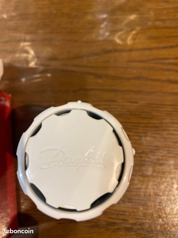 Vends robinets thermostatiques DANFOSS modèle RAS-C2 (image 2)