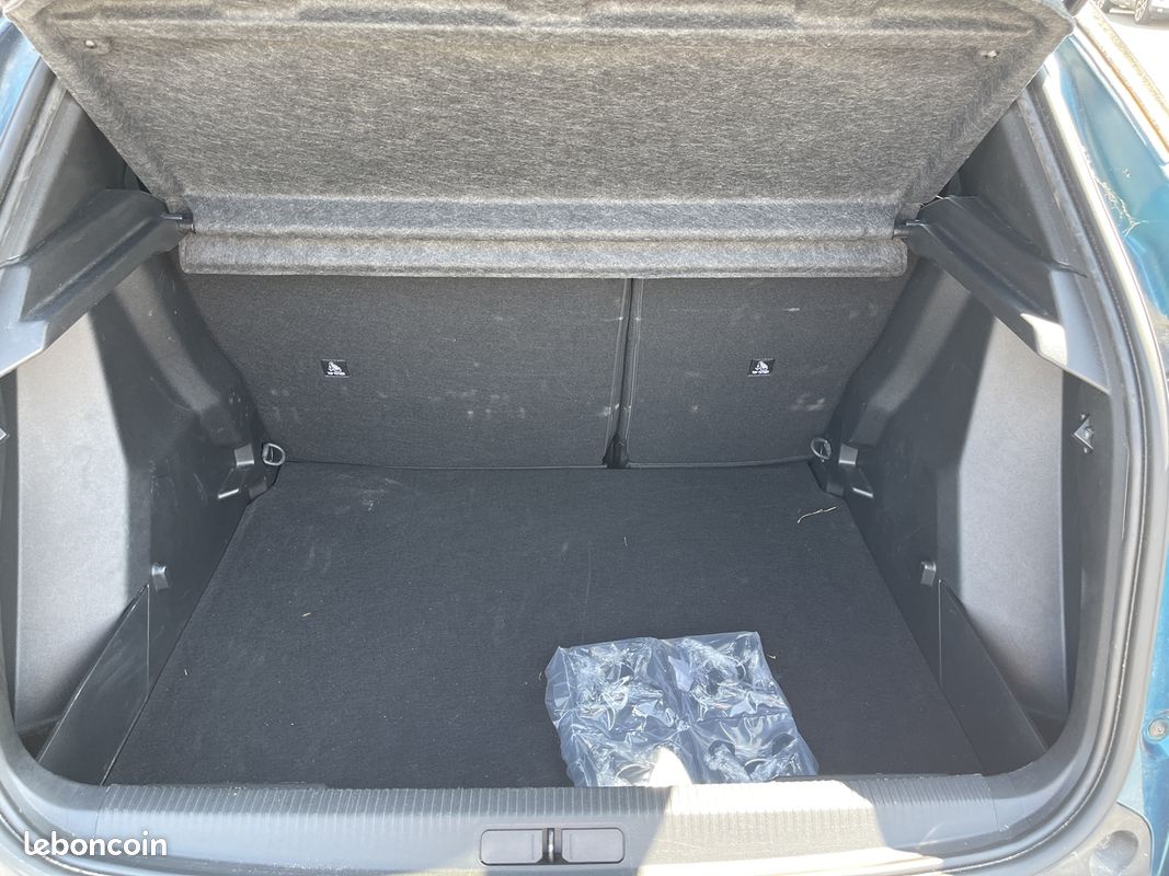 Peugeot 2008 1.2 HYBRID 145CH ALLURE E-DCS6 (image 7)