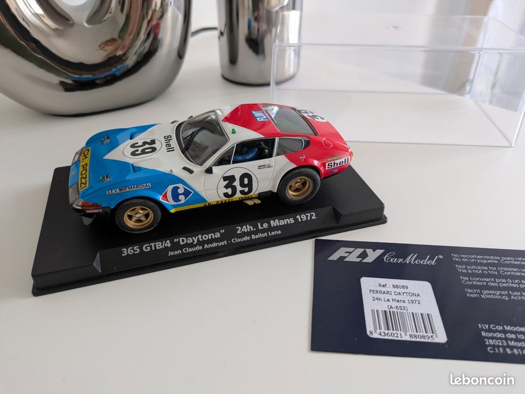Modèle réduit Ferrari Dino 246 Gts 1972 Showcar Rosso Corsa 322 1/18 Modèle réduit Ferrari Dino 246 Gts 1972 Showcar Rosso Corsa 322 1/18