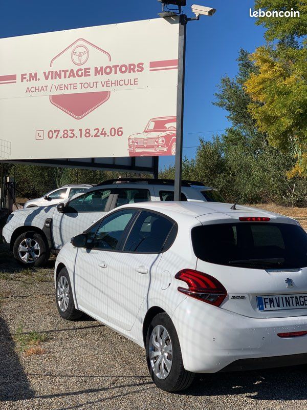 Peugeot 208 1.2 VTI 82cv Urban Soul (image 2)