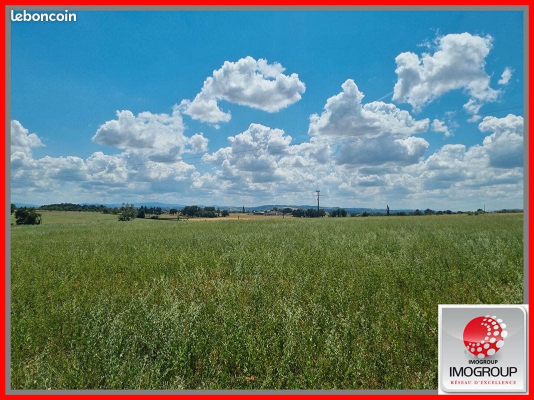 Terrain 906 m² · à Saint-Gérand-le-Puy · 906 m² · 24 000 €