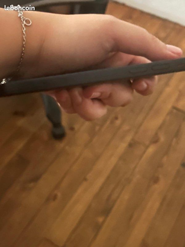 IPhone 13 (image 4)