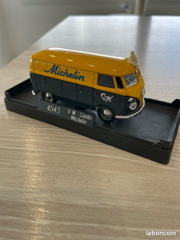 Rare et unique Volkswagen Combi T1 modifié Michelin 1/18 - Collection