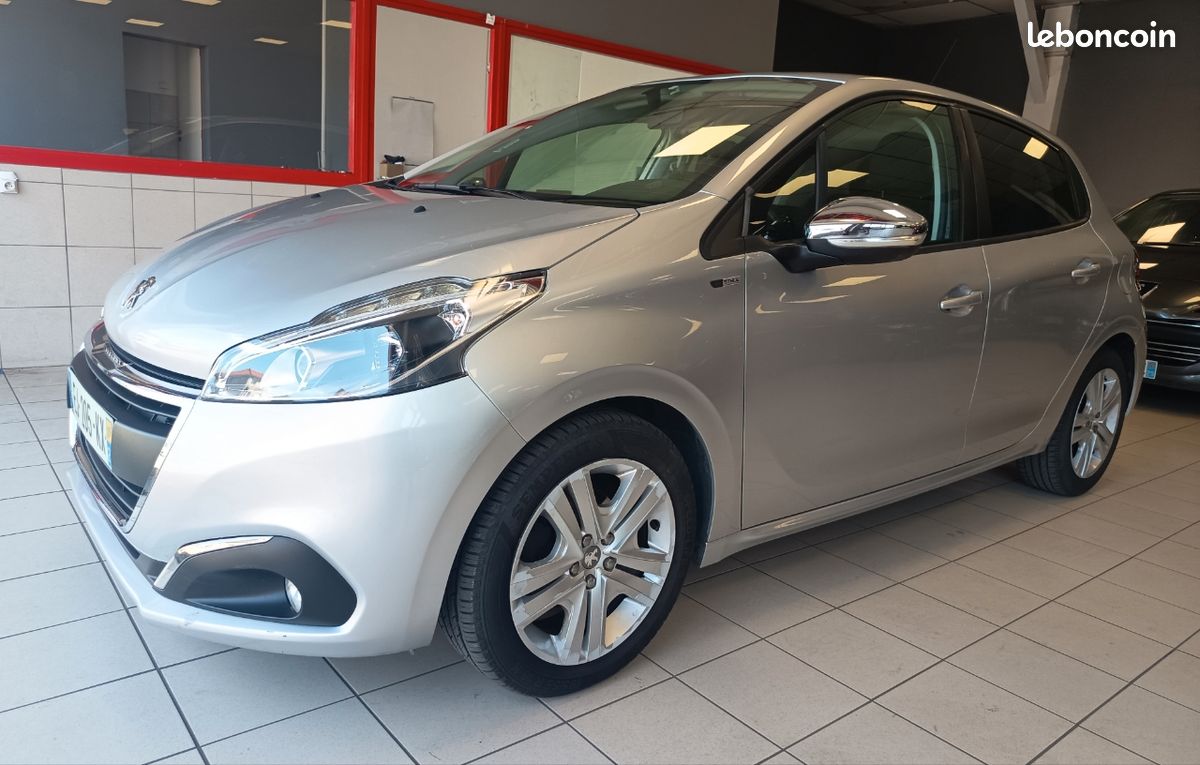 PEUGEOT 208 Phase 2, 1.6 BLUEHDI 100CH, Finition STYLE, DISTRIBUTION OK, CT OK,GARANTIE 6 MOIS (image 1)