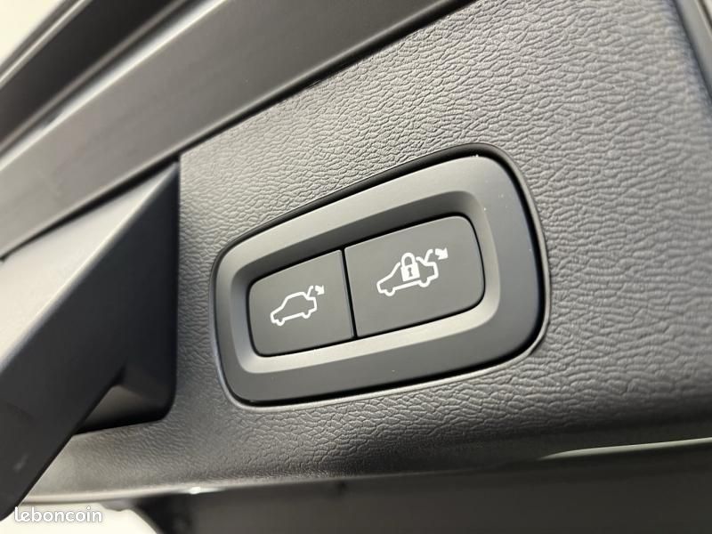 Volvo XC60 T6 Hybride Rechargeable 253 + 145ch Ultra Style Dark Geartronic 8 AWD (image 8)