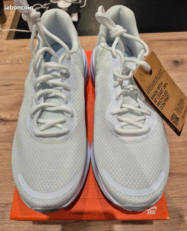 Nike REVOLUTION 7 neuve P42,5 (image 3)