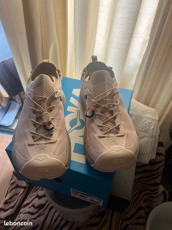 Basket / sneakers homme marqué hoka couleur crème toute neuve jamais porté taille 43 ultra confortable erreur de taille (image 5)
