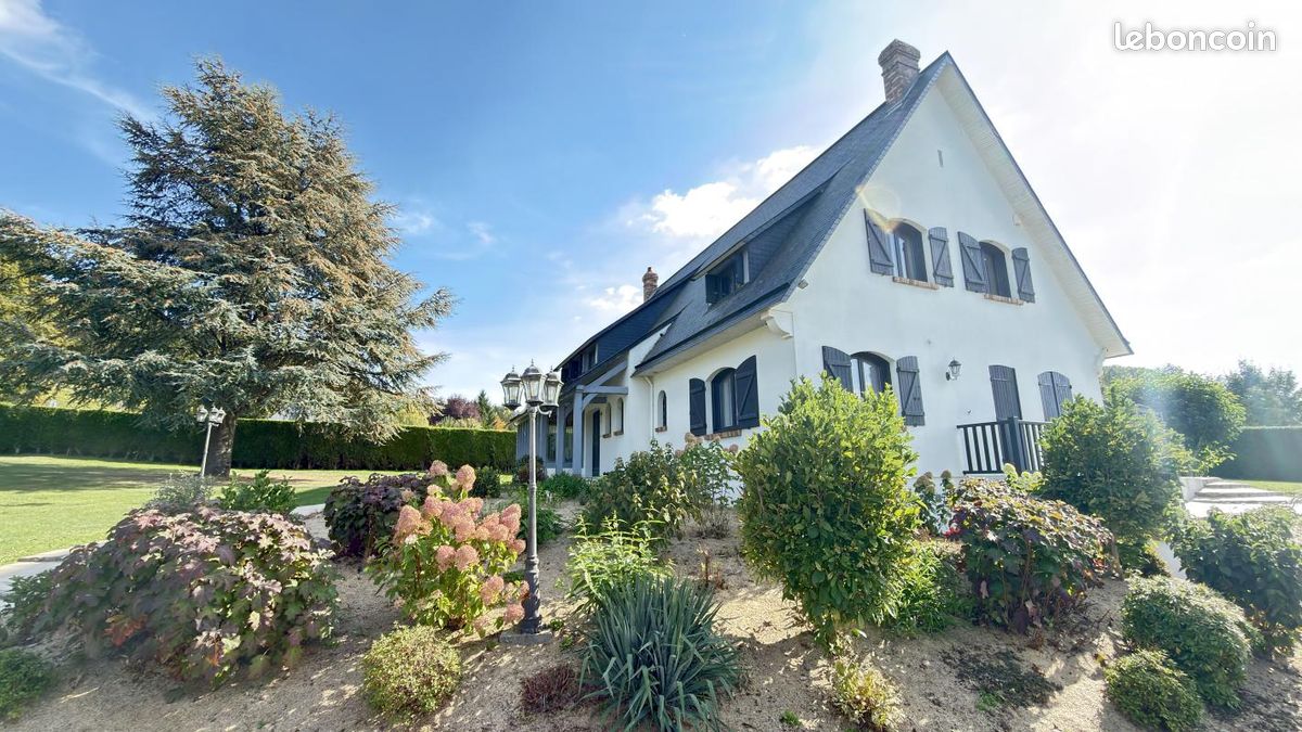 Maison 8 pièces 230 m² · à Montville · 230 m² · 460 000 €