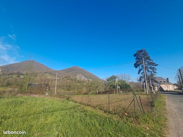 Terrain 253 m² Heches