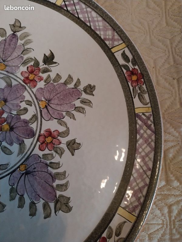 Grand plat rond céramique Abbaye Notre Dame du Bec Hellouin décor fleurs mauves (image 5)