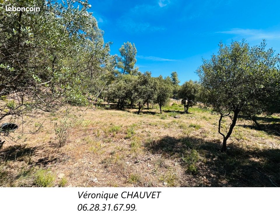 Terrain 930 m² · à Taradeau · 145 500 €