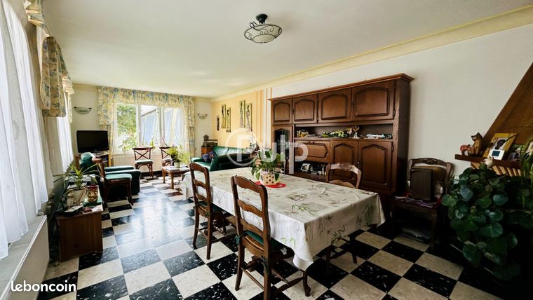 Maison 8 pièces 195 m²