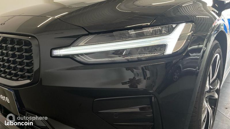 Volvo V60 B4 197ch Plus Style Dark DCT 7 (image 17)