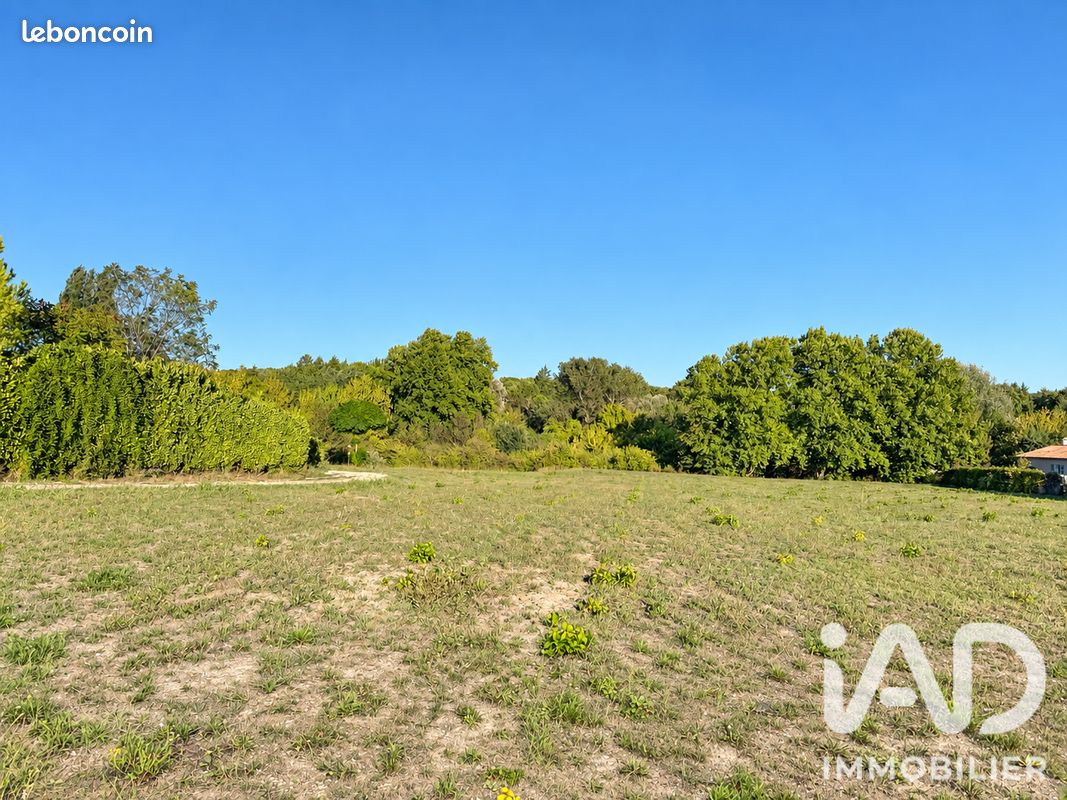 Terrain 1000 m² · à Mormoiron · 1 000 m² · 161 000 €