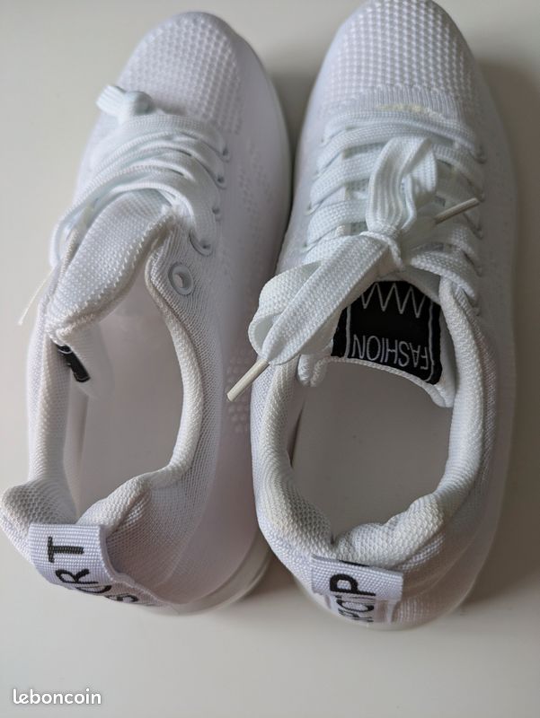 Baskets neuves femme (image 9)