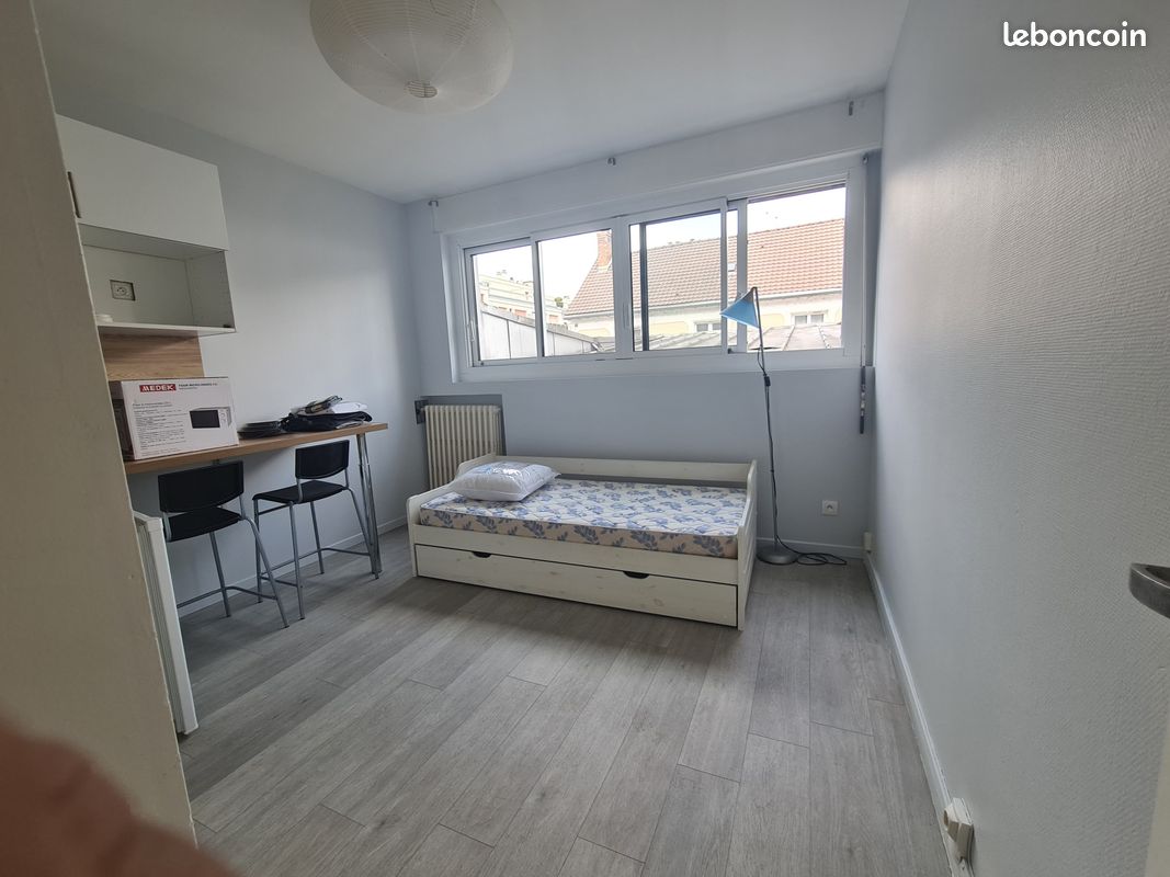 Appartement 1 pièce 16 m² · à Orsay · 16 m² · 690 €/mois