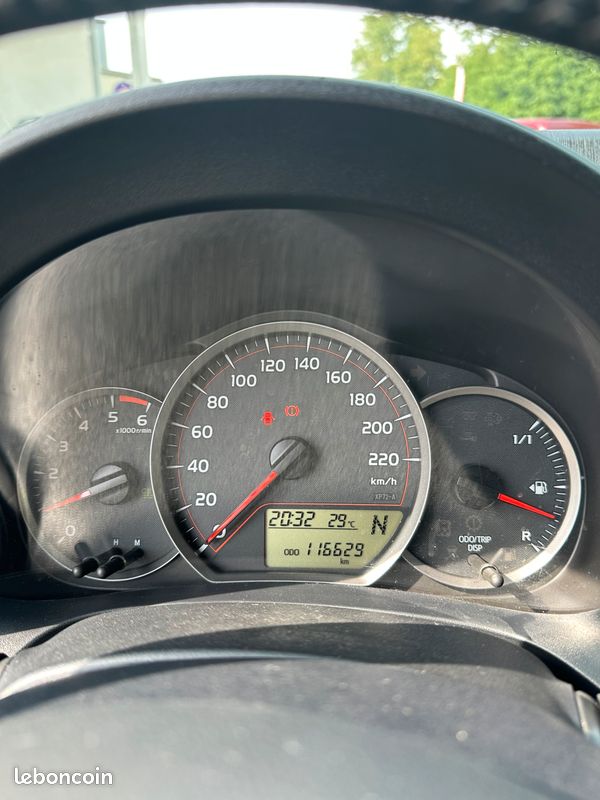 TOYOTA Yaris 3 1.4 D4-D 90 cv Boîte auto (image 8)